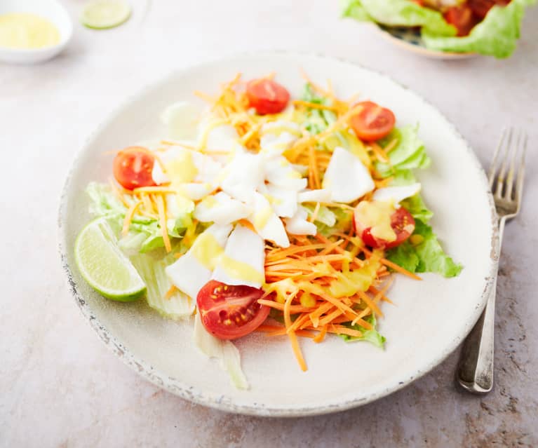 Salada de pescada com molho de manga