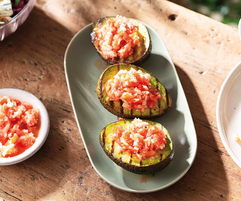 Aguacates a la plancha con tomate picante - Cookidoo® – the official ...