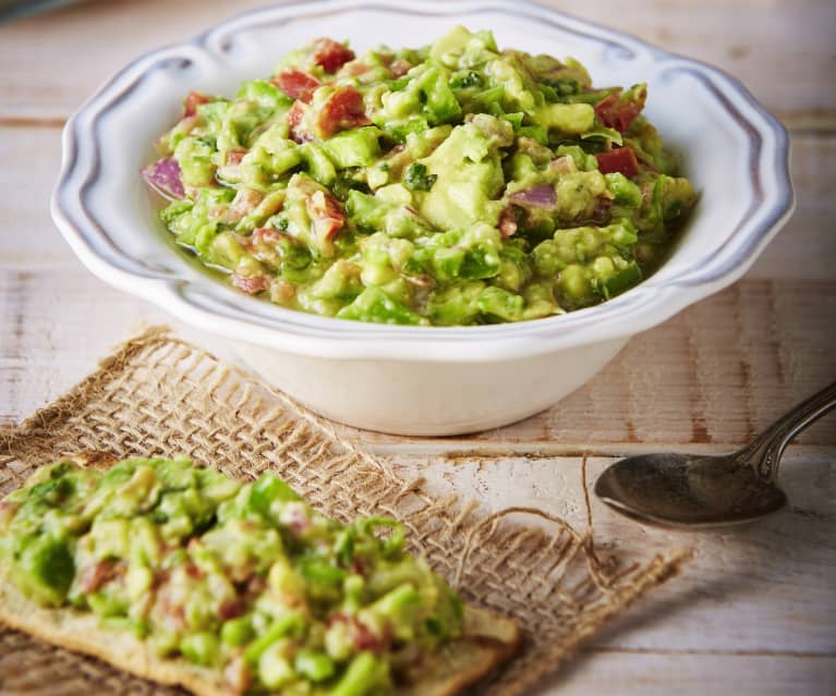 Nopalitos a la mexicana con aguacate