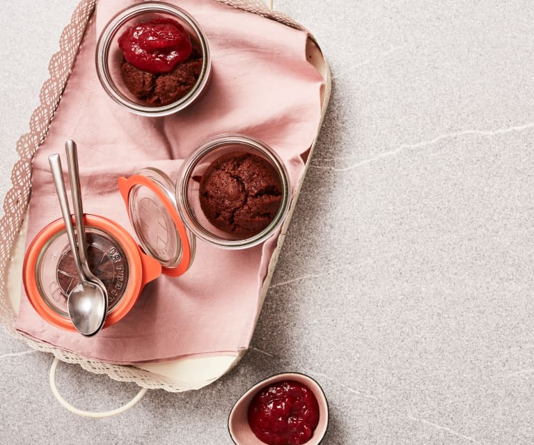 Kakao-Nuss-Kuchen im Glas