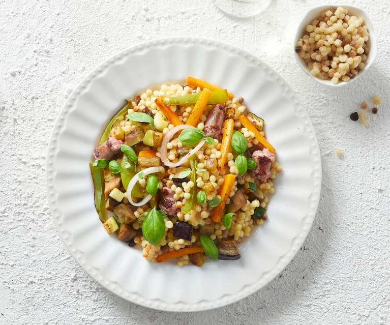 Insalata di fregula con verdure insaporite