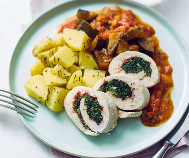 Puten-Spinat-Röllchen mit Ratatouille und Kartoffeln