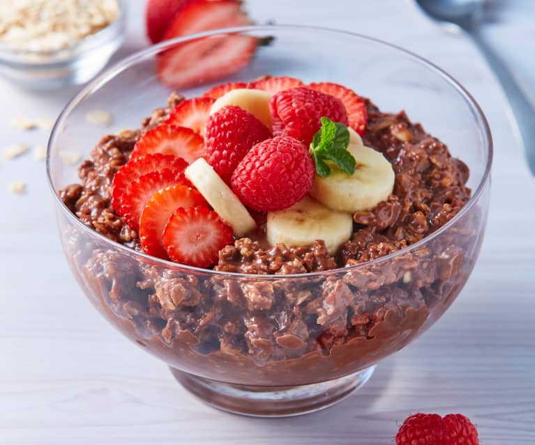 Avena con chocolate y frutos rojos