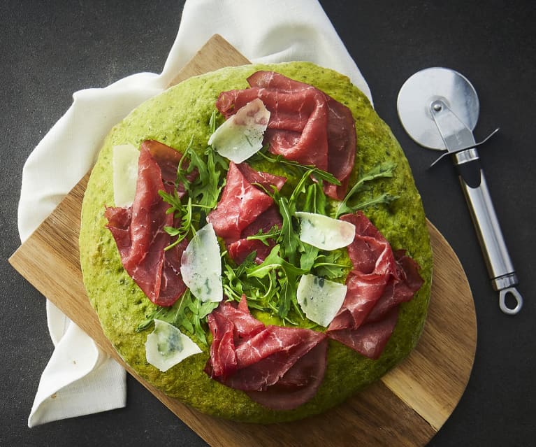 Focaccia agli spinaci con bresaola rucola e Grana