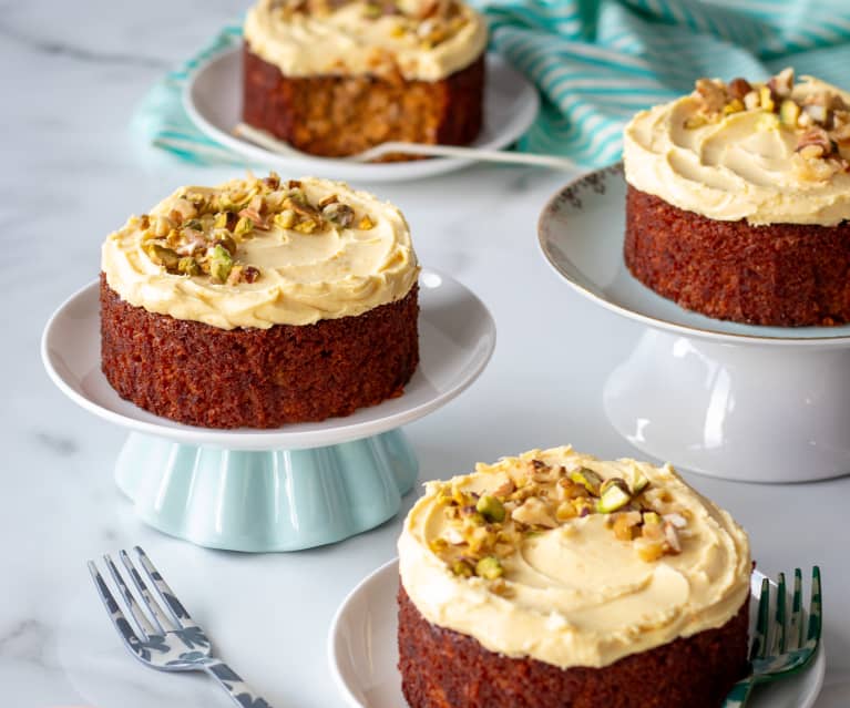 Mini carrot and almond cakes