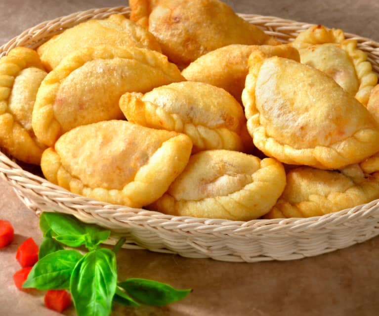 Panzerotti à la ricotta et à la saucisse