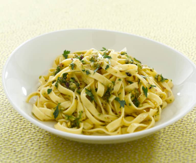 Tagliatelle au pesto de pistaches et citron