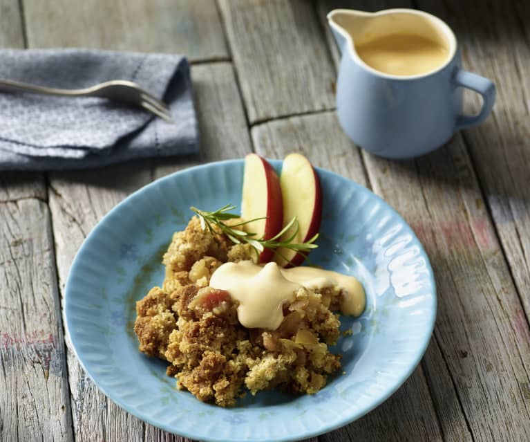 Apfel-Rosmarin-Crumble mit Zimt-Zabaglione