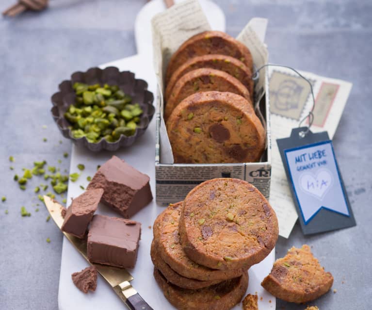 Biscotti al burro, pistacchi, torrone e marzapane