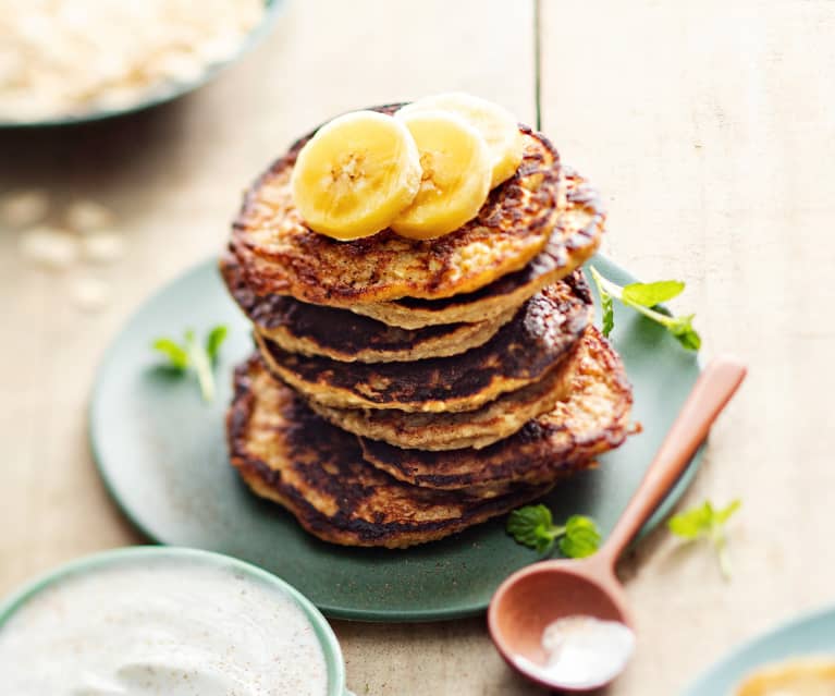 Baby-friendly Banana Pancakes with Cinnamon Yoghurt 