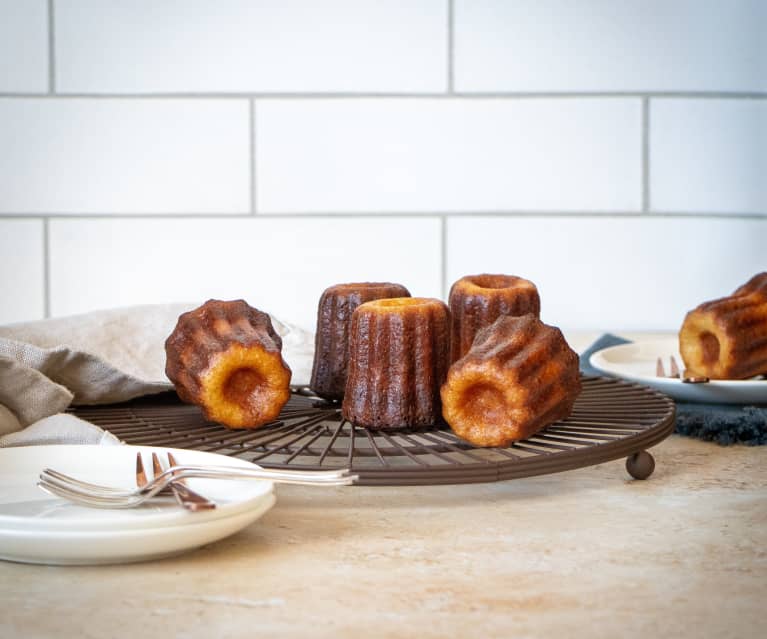 Traditional French vanilla canelé - Cookidoo® – the official Thermomix® recipe  platform