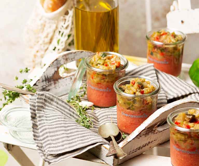 Vasitos ratatouille con gelatina de tomate