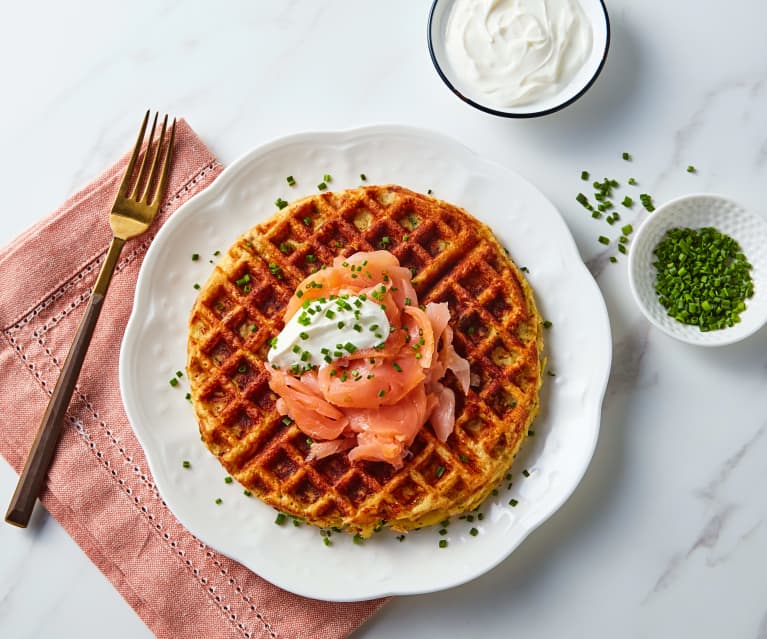 Vaffel med courgette og sød kartoffel og røget laks