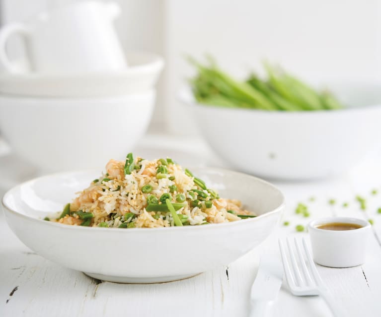 Salada de arroz, ervilhas e camarão
