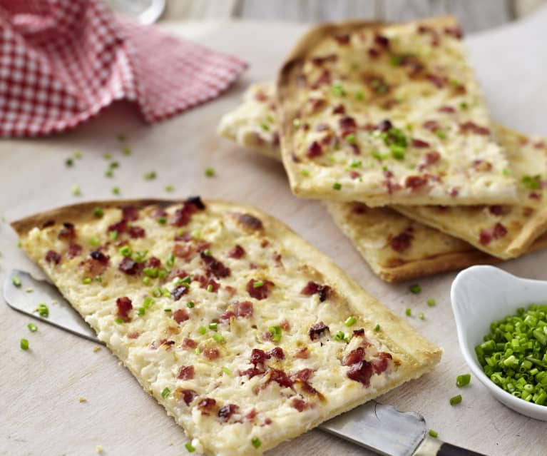 Podpłomyk z szynką (Flammkuchen)