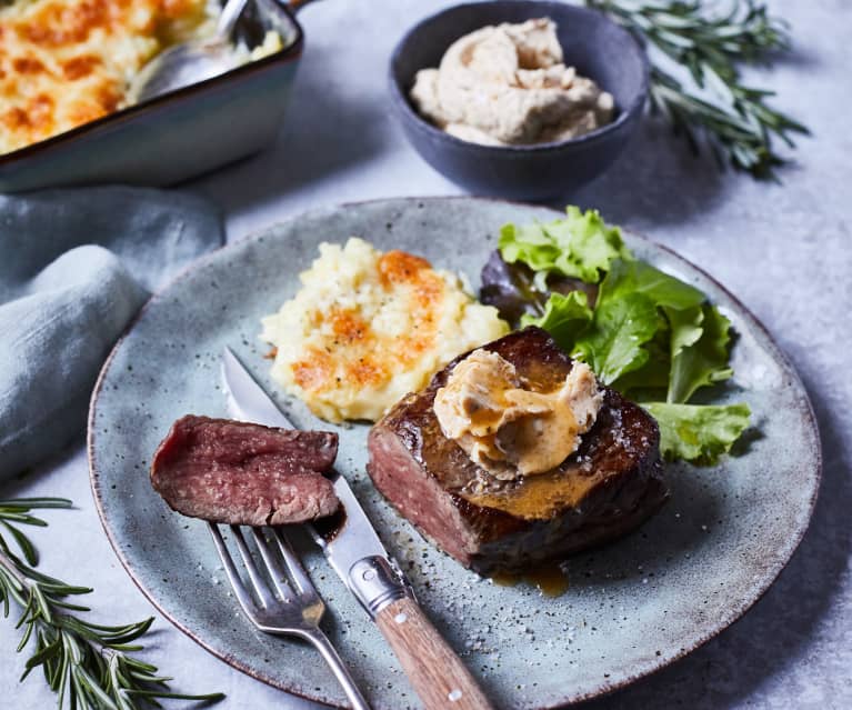 Rinderfilets mit Kartoffelgratin und Senfbutter