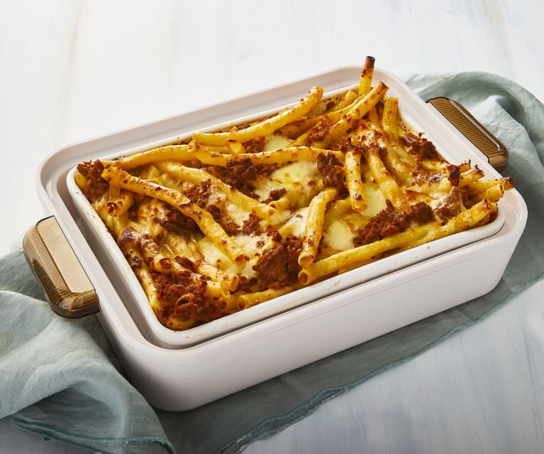 Ziti al forno ragù e speck