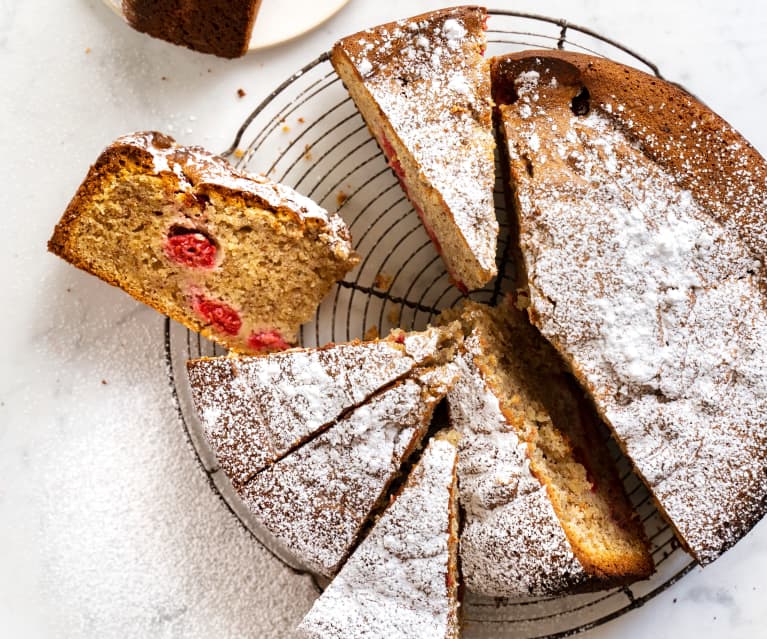 Gâteau aux framboises et aux noisettes