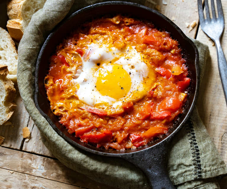 Chakchouka aux poivrons, tomates et œufs