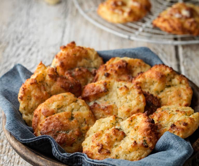 Garlic Cheddar Biscuits