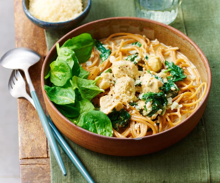 Spaghetti au poulet, sauce crémeuse aux épinards