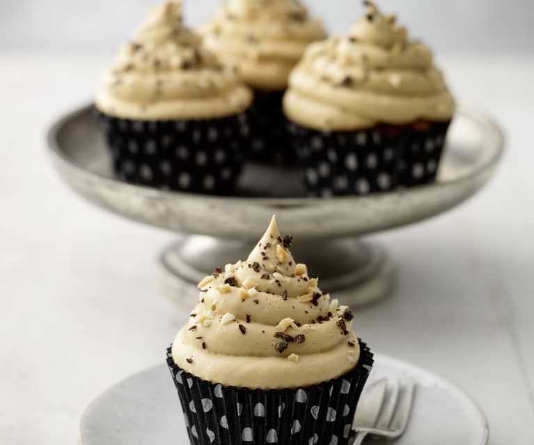 Chocolate, Peanut and Raisin Cupcakes with Peanut Butter Icing