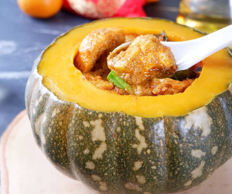 Vegetarian Curry in Pumpkin Pot