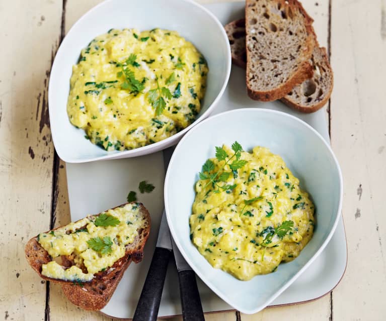 Œufs brouillés aux fines herbes