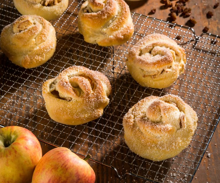 Bollitos de manzana y pasas