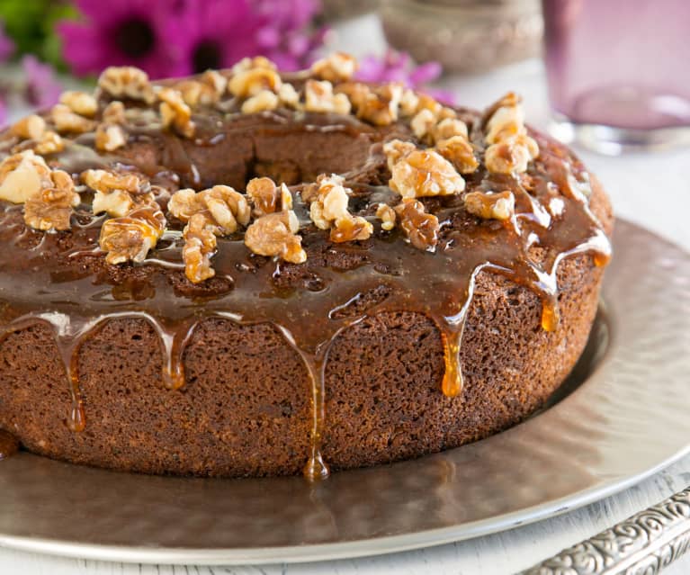 Soft date cake with walnuts