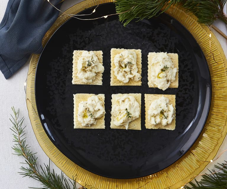 Cracker di riso con baccalà mantecato