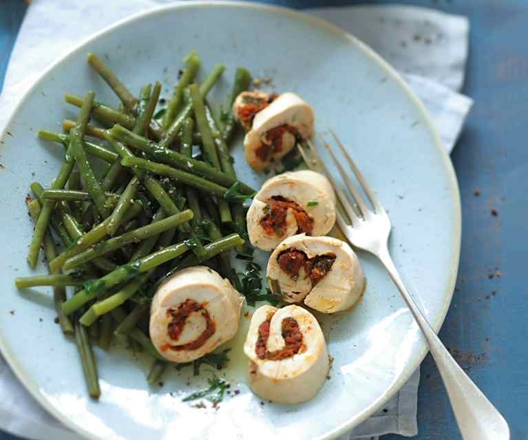 Menu express - Rouleaux de poulet à la tomate, haricots verts au beurre à l'estragon