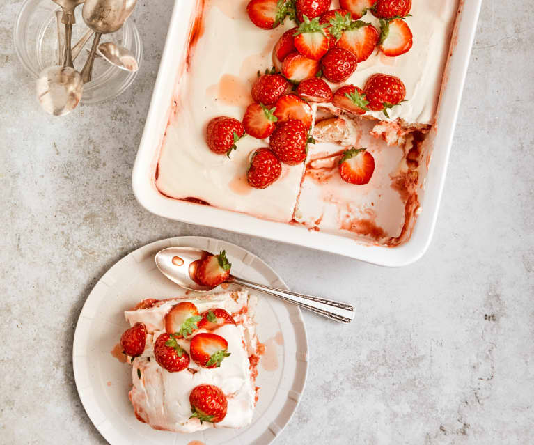 Tiramisù alle fragole e sambuco