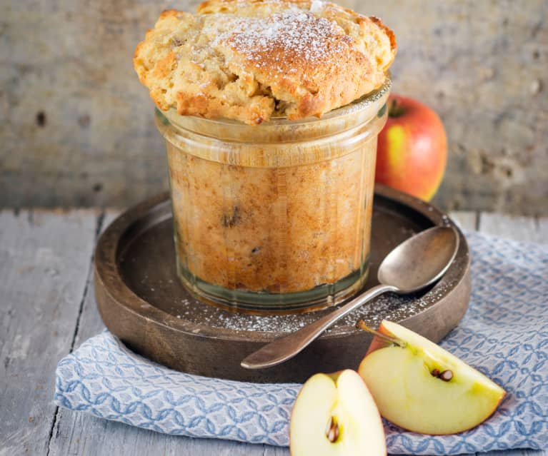 Pasteles de manzana en vaso