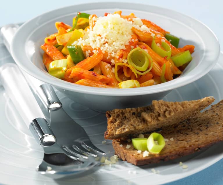 Pasta with leek and ajvar - Cookidoo® – the official Thermomix® recipe  platform