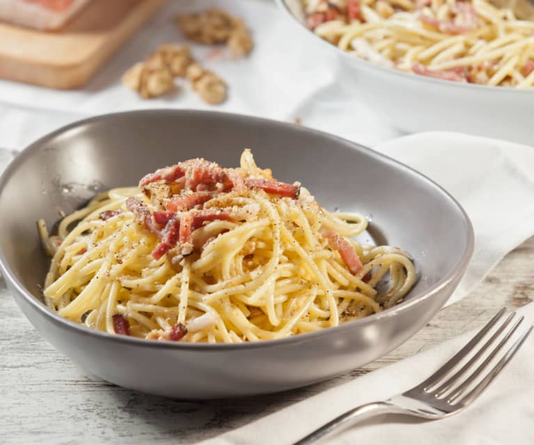 Spaghetti con sugo sfizioso