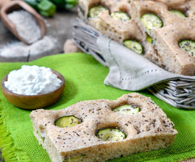 Focaccia integrale ai fiocchi di latte e zucchine