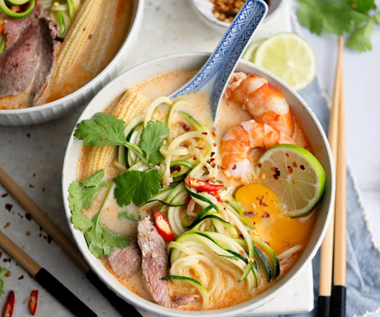 Sopa de fideo estilo Thai Tom Yum