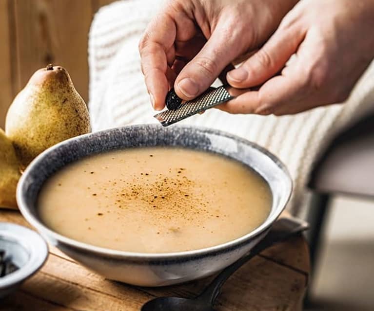 Soupe de poire à la fève tonka