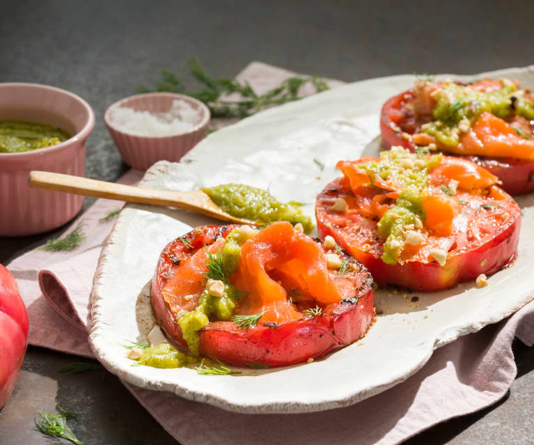 Tomate rosa a la plancha con pesto de eneldo