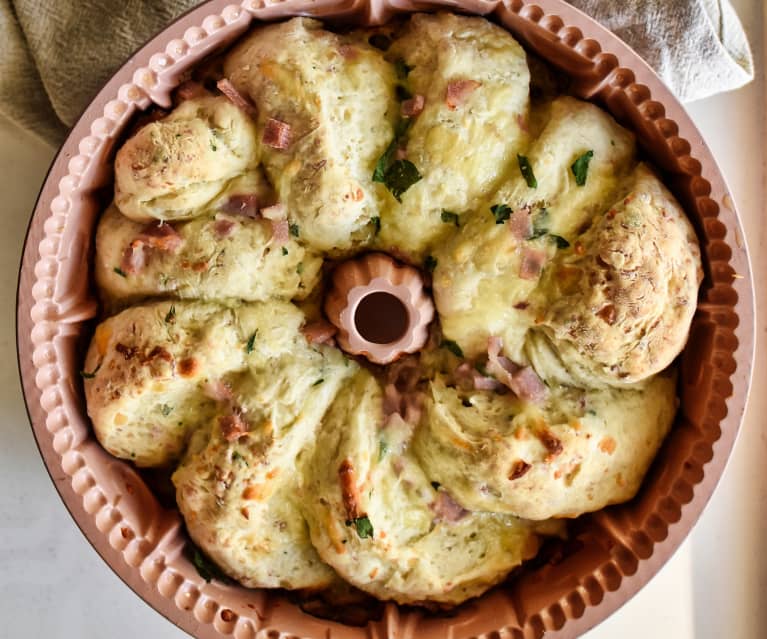 Pull-apart sunshine bread