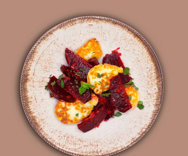 Lauwarmer Rote-Bete-Salat mit Halloumi