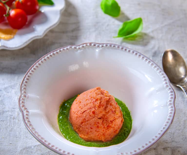 Gelato ai pomodorini con pesto di basilico