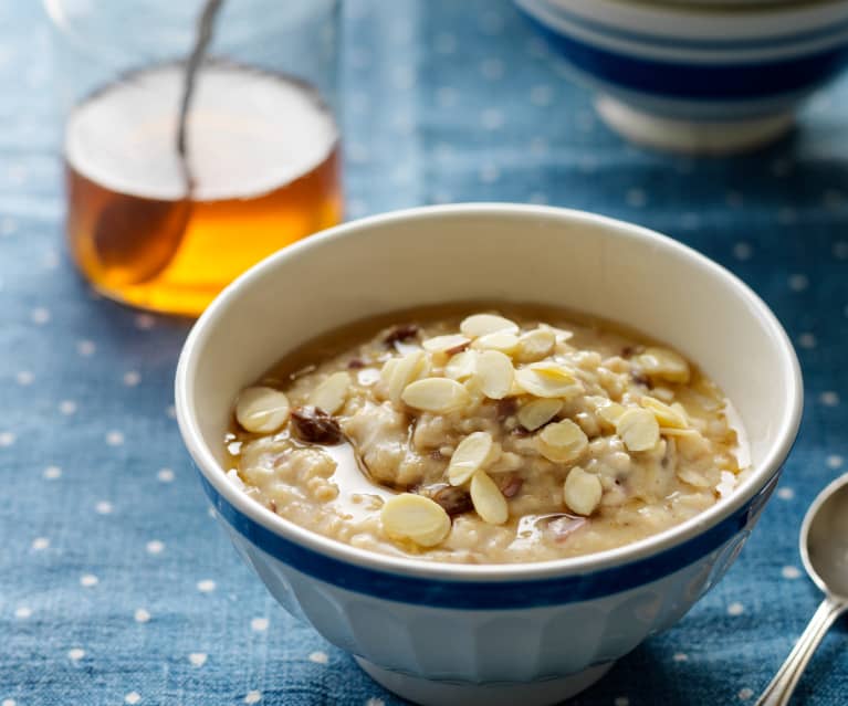 Apple, Sultana and Cinnamon Porridge