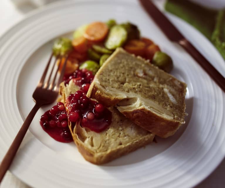 Paranussbraten mit Preiselbeersauce und Rosenkohl