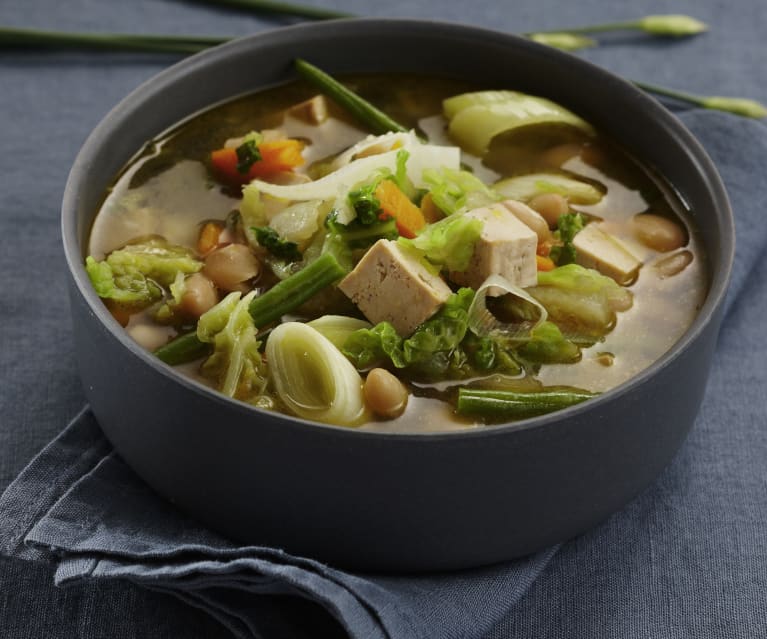 Soupe aux choux et au tofu 