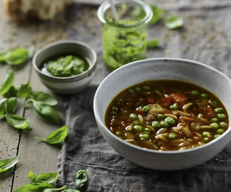 Sopa con tropezones versátil