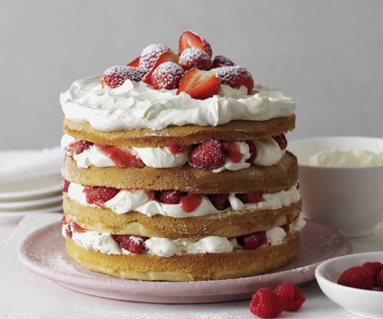 Pastel de moras y crema