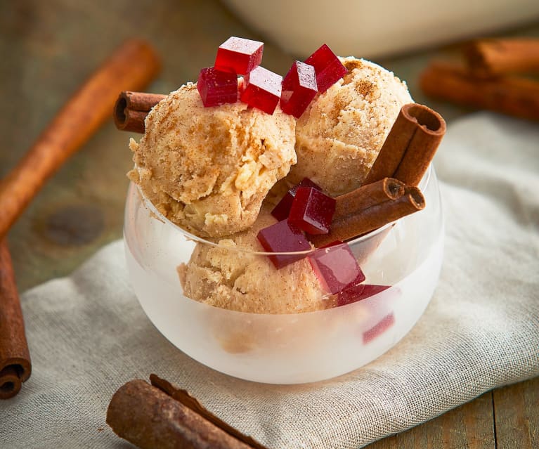 Gelato alla cannella con gelèe al vino rosso