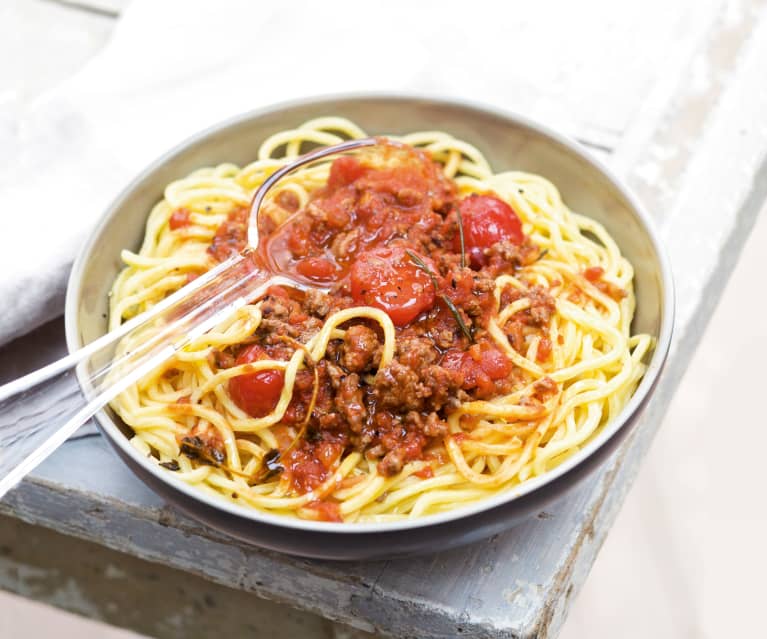 Courge spaghetti, sauce bolognaise à l'ail confit - 5 ingredients